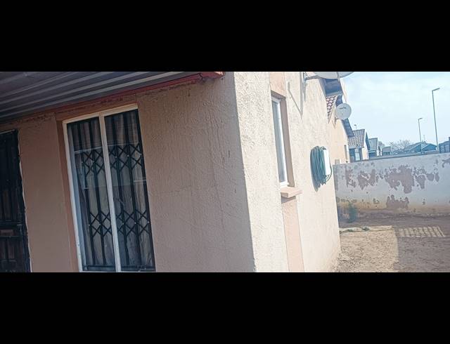 3 BEDROOM FREEHOLD FOR SALE IN WINDMILL PARK